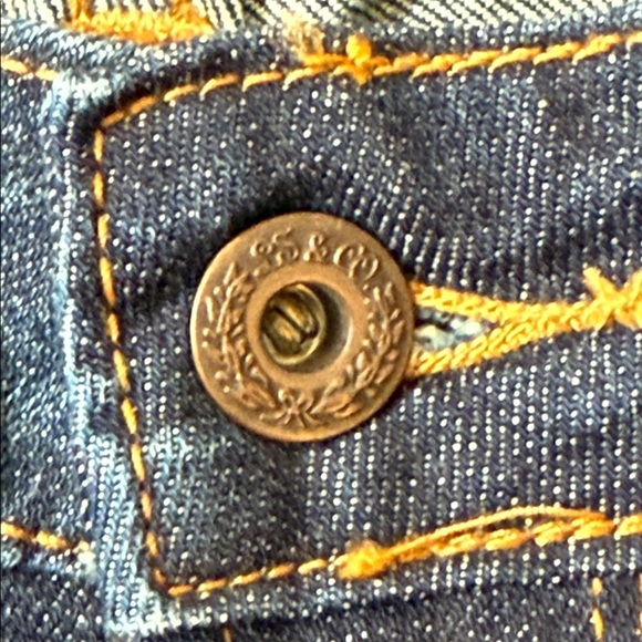 Levi’s 545 Low Boot Cut Jean Dark Blue Distressed Feathering Flap Pocket 10M/32L - Picture 4 of 16